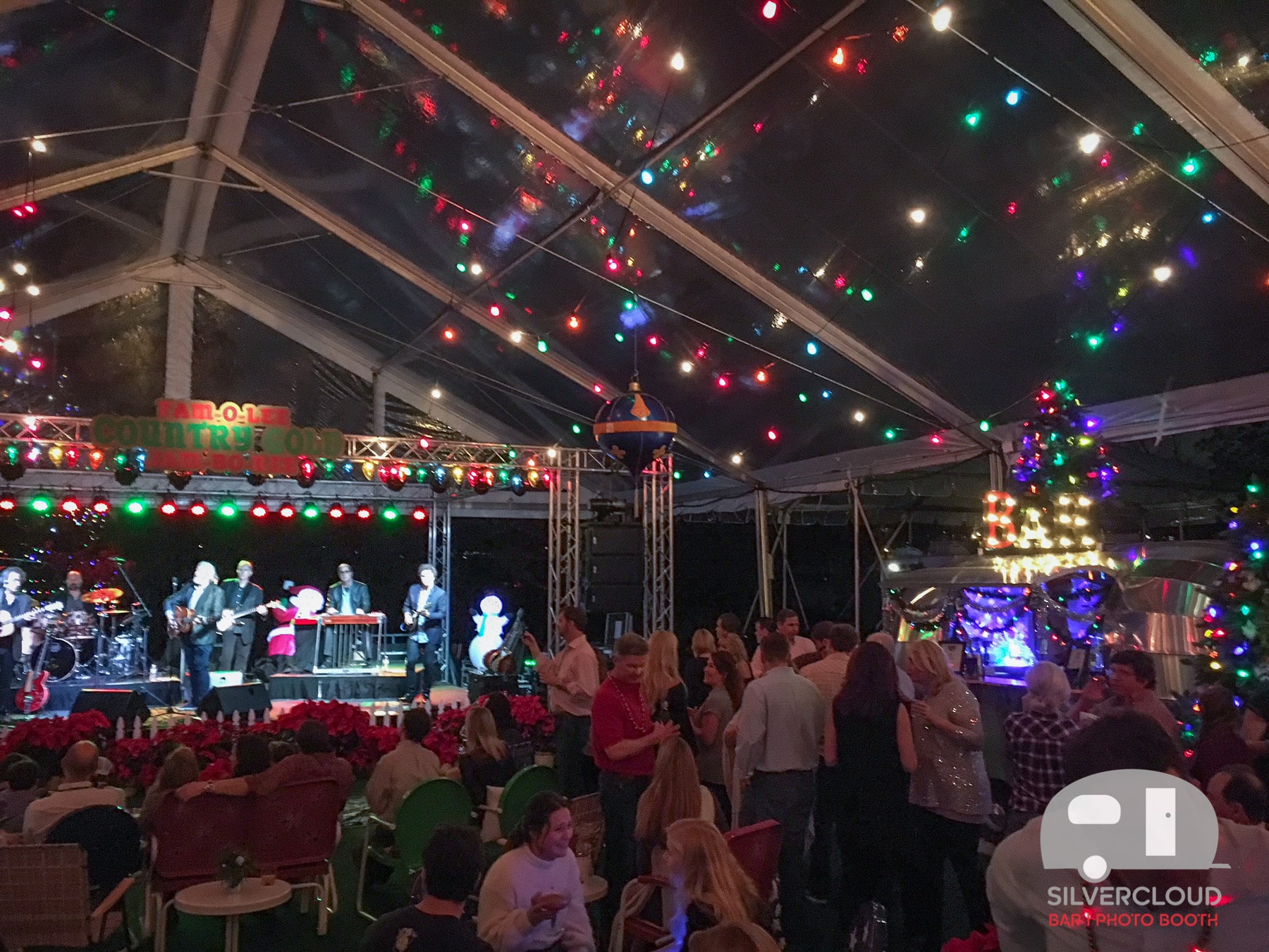 Silvercloud Trailer Bar Gif Booth At Robert Earl Keen S Fam O Lee Christmas Party